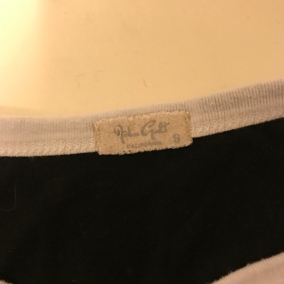 Brandy Melville basic T - Picture 2 of 2